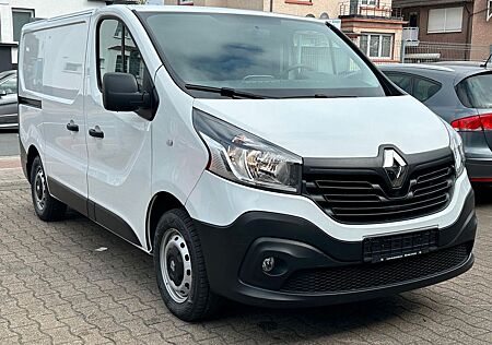Renault Trafic L1H1 2,7t Scheckheft Unfallfrei AHK NAVI