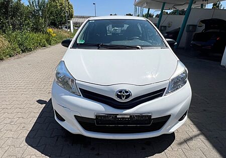 Toyota Yaris Cool