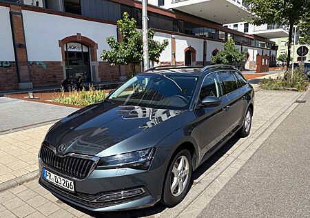 Skoda Superb 2.0 Combi LED Pano-Dach TÜV 07/27 65k km