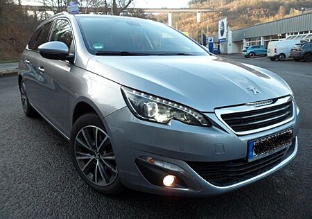 Peugeot 308 SW Allure* 2 HAND+NAVI+BI-XENON+PDC+TÜV *