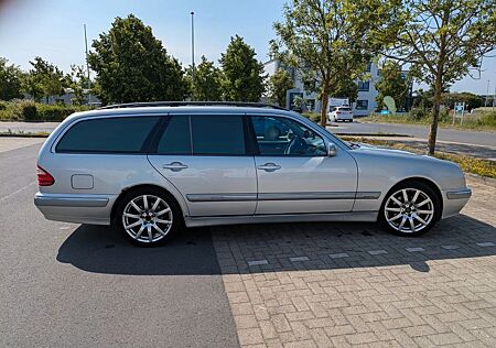 Mercedes-Benz E 280 T 4MATIC CLASSIC Classic