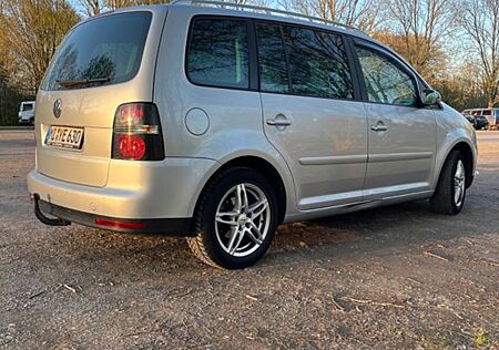 VW Touran Volkswagen Highline