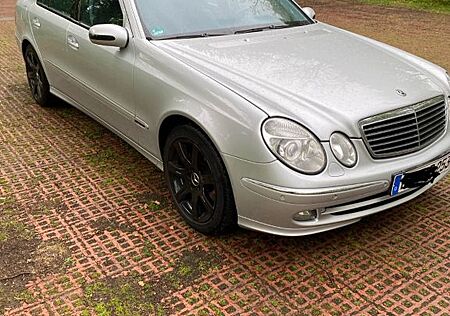 Mercedes-Benz E 200 KOMPRESSOR AVANTGARDE Avantgarde
