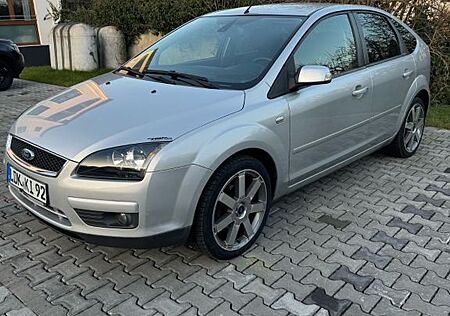 Ford Focus 1,8 Titanium Titanium
