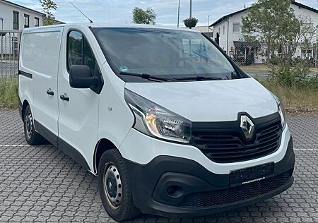 Renault Trafic L1H1 WÜRTH Regale Klima PDC AHK Garantie