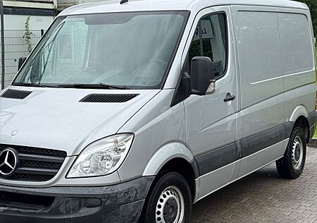 Mercedes-Benz Sprinter 210