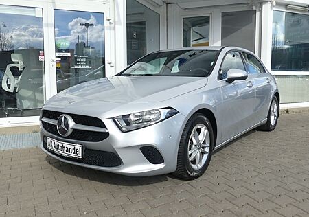 Mercedes-Benz A 200 Business MBUX Kamera Navi CarPlay Android