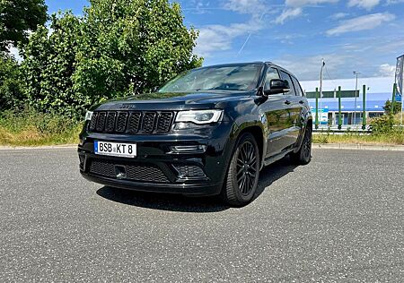 Jeep Grand Cherokee Summit Black Edition
