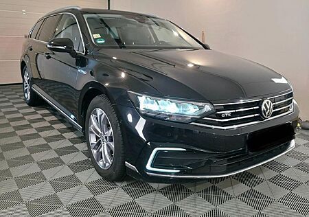 VW Passat Variant Volkswagen Passat GTE PANO AHK SZH STANDH LEDER MASSAGE DYN