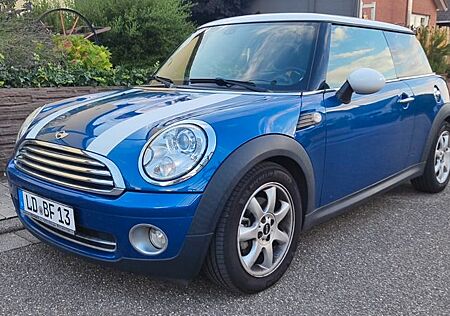 Mini Cooper 1.6, 120ps, Xenon, Panorama, Voll!