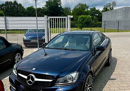Mercedes-Benz 220 C220 CDI Coupe
