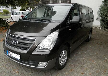 Hyundai H-1 Starex