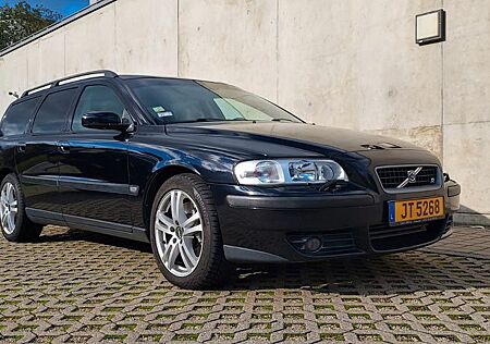 Volvo V70 R