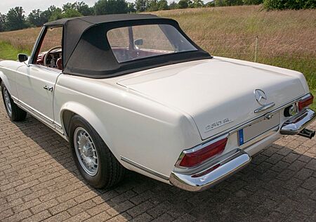 Mercedes-Benz SL 230 W113 Pagode