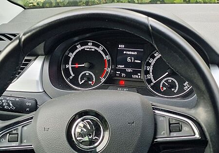 Skoda Rapid 1.0 TSI 81kW Drive Drive