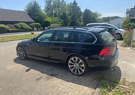 BMW 325i touring -