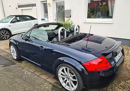 Audi TT Roadster 1.8T 120KW -