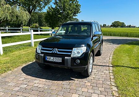 Mitsubishi Pajero 3,2 DI-D 4WD Plus Automatik Plus