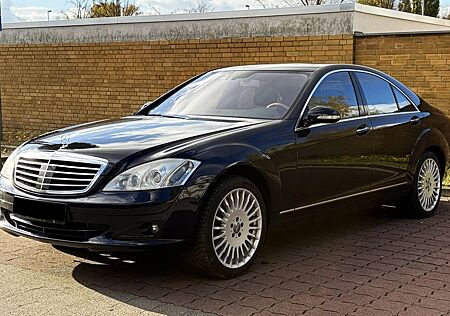 Mercedes-Benz S 500 4MATIC (W221) - 5.5 V8 - Top-Ausstattung