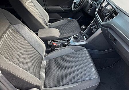 VW T-Roc Volkswagen 1.5 TSI ACTIVE ACTIVE