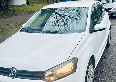 VW Polo Volkswagen v 1.2 44kW