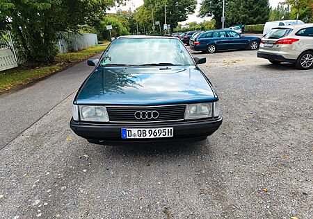 Audi 100