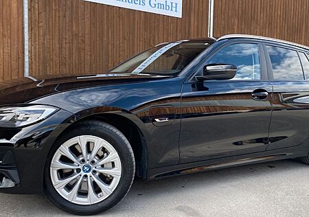 BMW 330e Touring SHZ Tempo AppleCarPl. Navi LED PDC