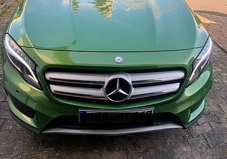 Mercedes-Benz GLA 200 AMG Line