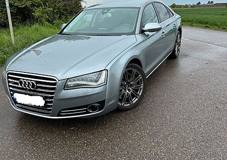 Audi A8 4.0 TFSI tiptronic quattro -