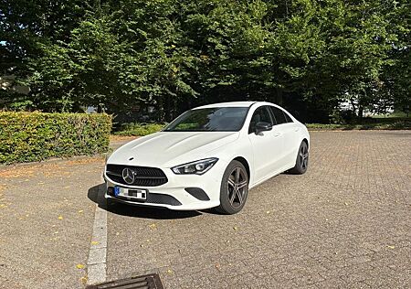 Mercedes-Benz CLA 180 -