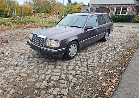 Mercedes-Benz 300 TE-24 ( 124 ) voll renoviert, Schaltgetriebe