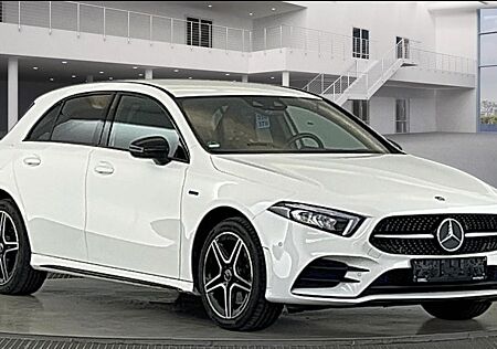 Mercedes-Benz A 250 e Edition 2020 AMG-Line Night LED/AMBI/KAM