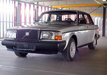 Volvo 264 GLE Schalter Klima Leder