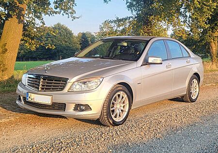 Mercedes-Benz C 180 CGI BlueEFFICIENCY Autom. -