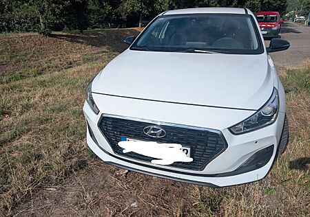 Hyundai i30 1.4 T-GDI YES! DCT YES!