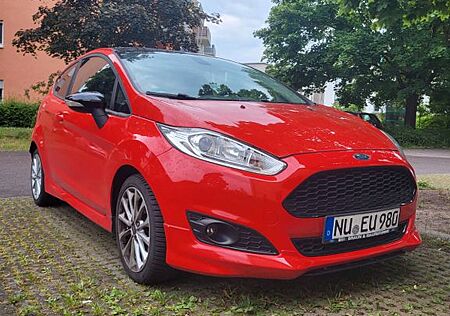 Ford Fiesta , Scheckheft durchgehend bei !