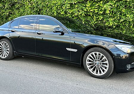BMW 730d 730 Baureihe *KAMERA*BI XENON*AHK*SHZ*NAVI*
