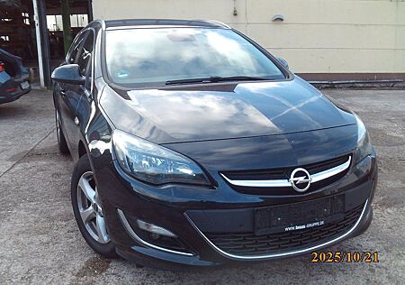 Opel Astra J Sports Tourer Exklusiv