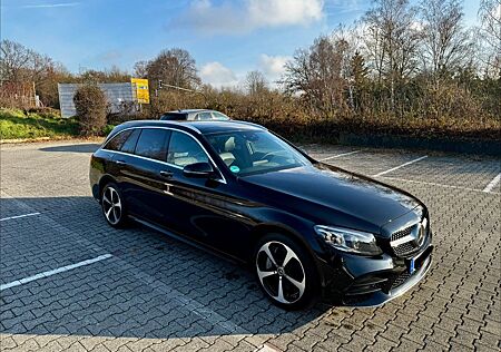 Mercedes-Benz C 300 C300deAMG-Line, Pano, HuD, Matrix-LED, Burmester