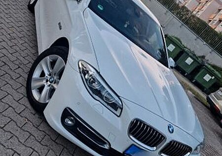 BMW 530d xDrive Touring A Luxury Line Luxury Line