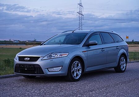 Ford Mondeo Titanium / 8-Fach / TÜV / Sitzbel. / PDC