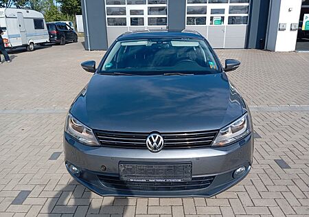 VW Jetta Volkswagen VI Comf,ALU,ALLW,SZH,PDC,AHK,SERV/TÜV NEU