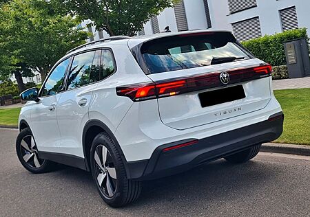 VW Tiguan Volkswagen 2.0 TDI DSG Garantie Aktuelles Modell