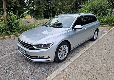 VW Passat Variant Volkswagen 2.0 TDI SCR DSG Highline Vari...