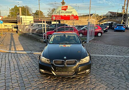 BMW 320 gebraucht kaufen BMW 320i Lim. /STANDHZ/NAVI/XENON/SITZHZ/SCHIEBEDACH