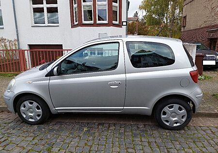 Toyota Yaris 1.0 Sol