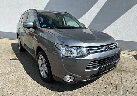 Mitsubishi Outlander ClearTec Intense 4WD/7Sitzer/Automatik