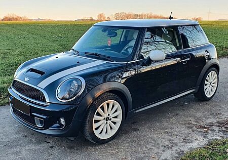 Mini Cooper S Bi-Xenon Navi Leder Tempo Alus Amb.Bel