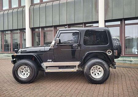 Jeep Wrangler 4.0 Sport HÖHER-BREITER-SUPER OPTIK-AHK