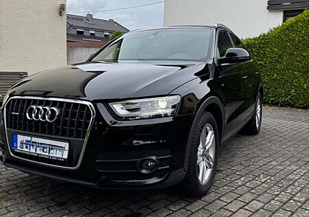 Audi Q3 S-line 2.0TDI Xenon S tronic quattro